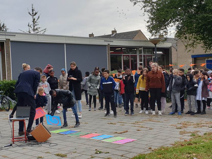 Spel op schoolplein